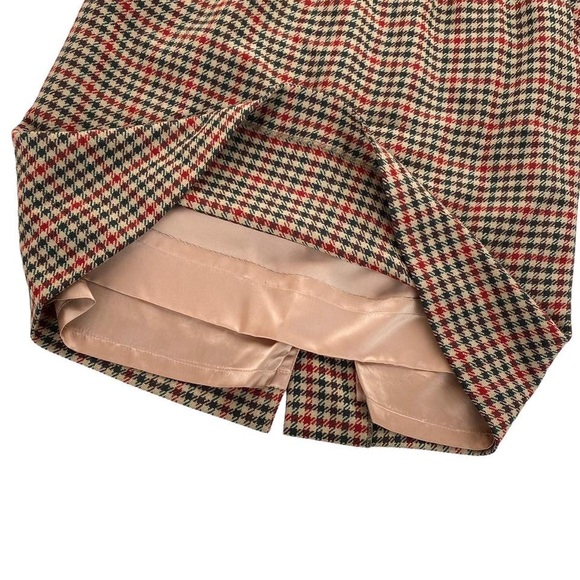 Aquascutum 70s vintage high waisted check wool skirt - size 14 (33” waist) - Picture 2 of 4